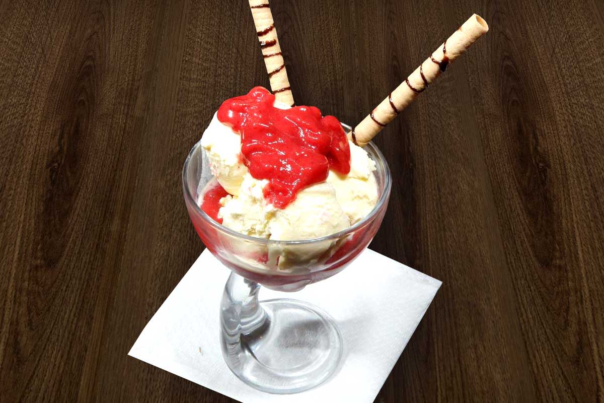 Delicious strawberry ice cream (140g)